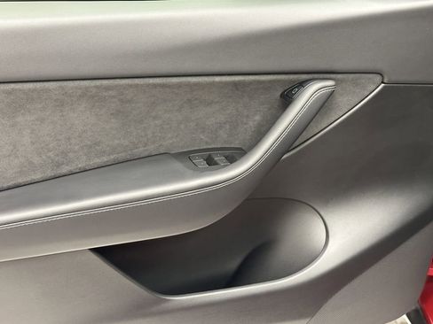 Used 2021 Tesla Model Y Long Range image 10