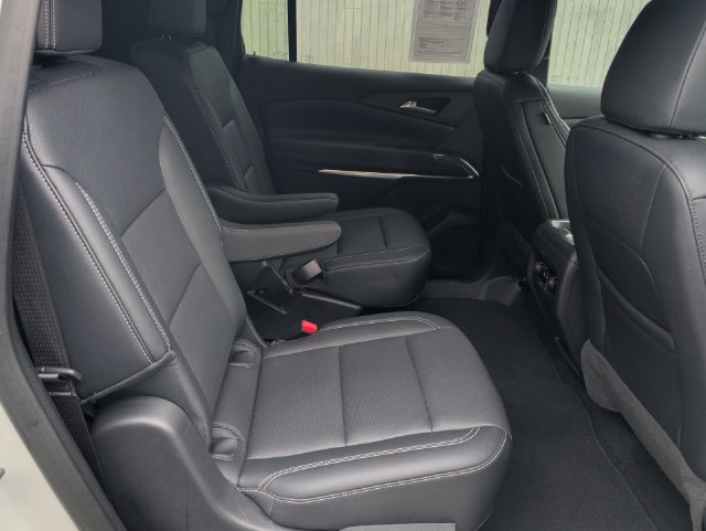 Used 2025 Chevrolet Traverse LT AWD/4WD image 36