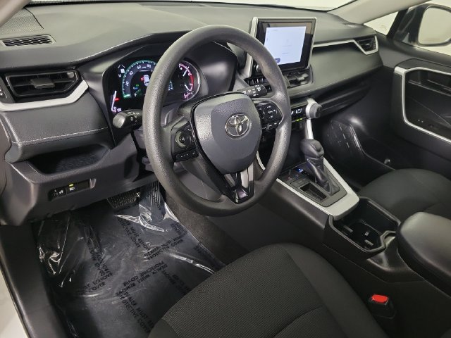 Used 2025 Toyota RAV4 LE FWD image 20