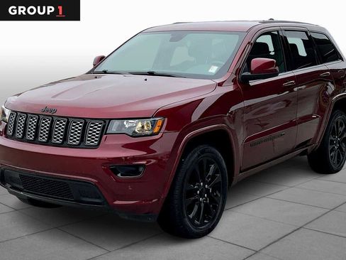 Used 2022 Jeep Grand Cherokee Laredo X image 1