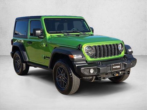 Used 2025 Jeep Wrangler Sport AWD/4WD image 3