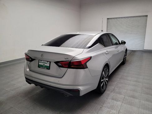 Used 2021 Nissan Altima 2.5 SR FWD image 9