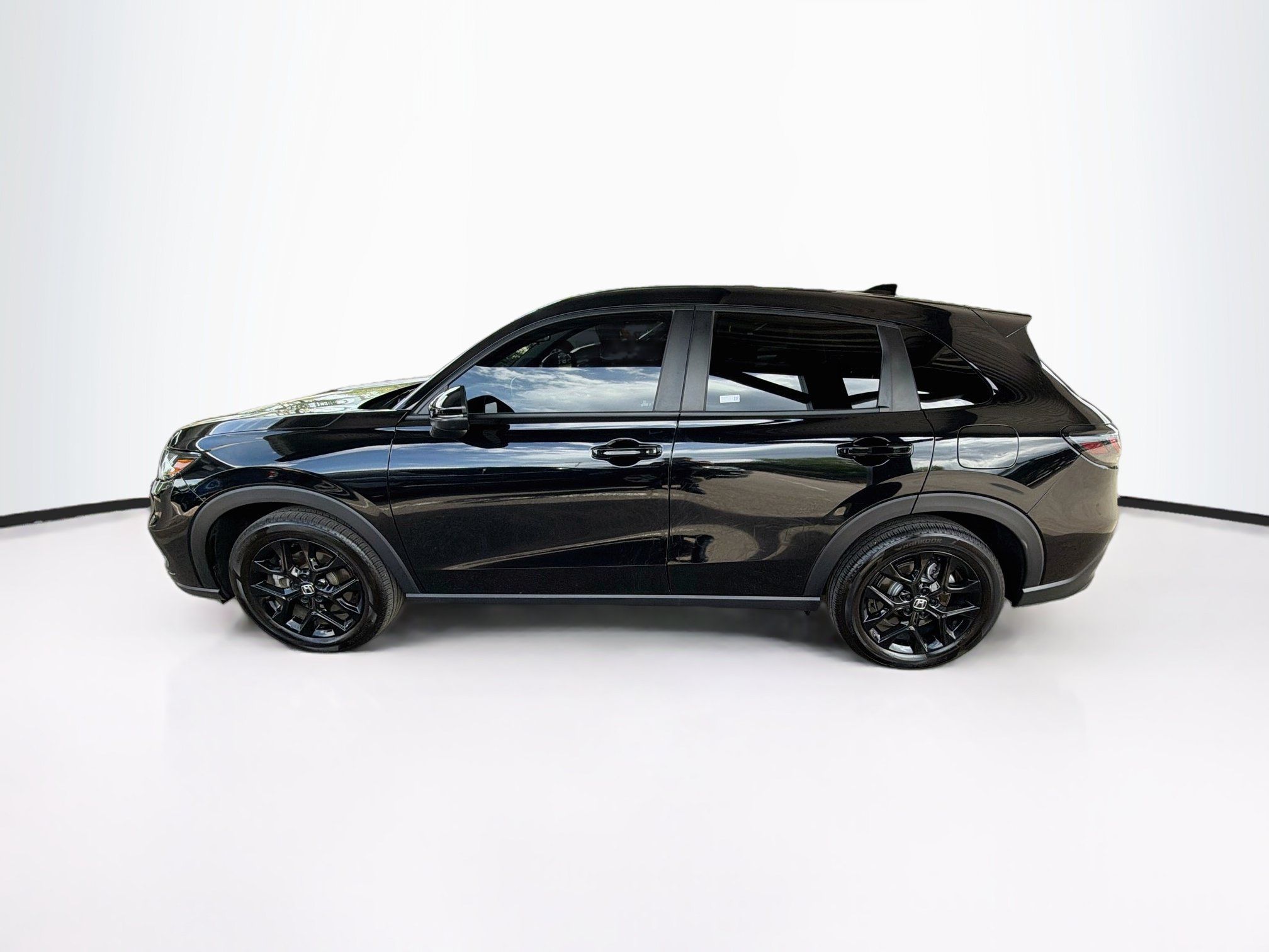 Used 2025 Honda HR-V Sport image 4