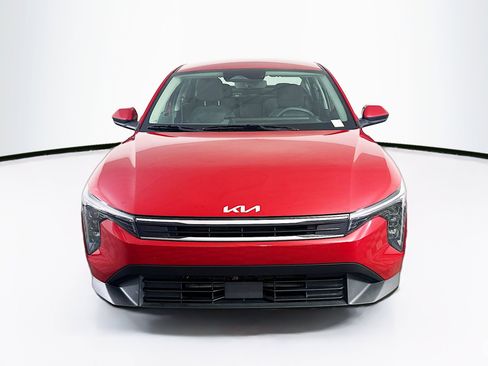 Used 2025 Kia K4 LXS image 2