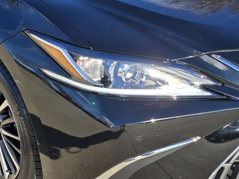 Used 2023 Lexus ES 350 Premium image 8
