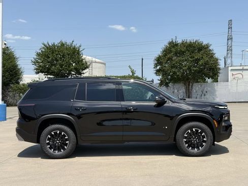 New 2026 Chevrolet Traverse Z71 w/ Enhanced Driving Package AWD/4WD image 4