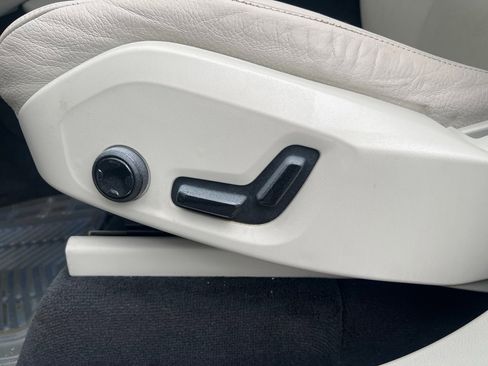 Used 2016 Volvo XC90 T5 Momentum image 25