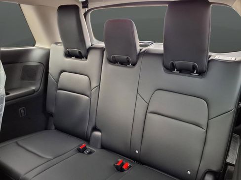 New 2026 Nissan Pathfinder Platinum AWD/4WD image 17