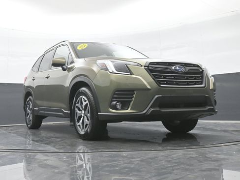 Used 2024 Subaru Forester Premium AWD/4WD image 39