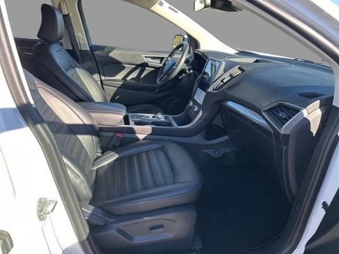 Certified 2024 Ford Edge SEL image 11