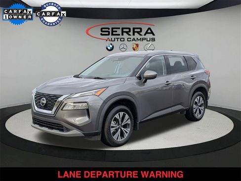 Used 2021 Nissan Rogue SV image 1