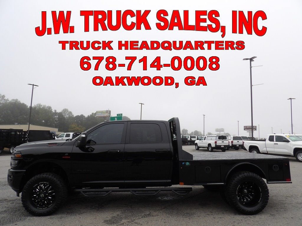 Used 2025 RAM 3500 Big Horn AWD/4WD image 2