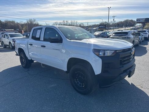 Used 2023 Chevrolet Colorado W/T image 7