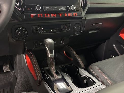 Used 2025 Nissan Frontier PRO-4X w/ Pro Convenience Package image 16