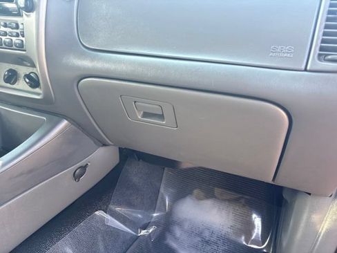 Used 2005 Ford Explorer Sport Trac 2WD image 38