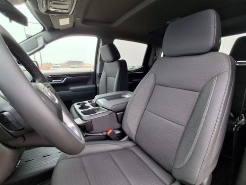 New 2026 GMC Sierra 1500 SLE image 11