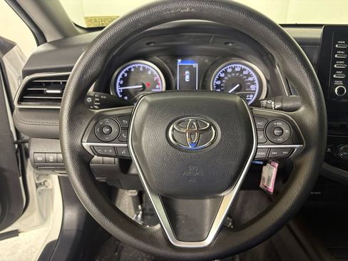 Used 2022 Toyota Camry LE w/ Carpet Mat Package (TMS) FWD image 18