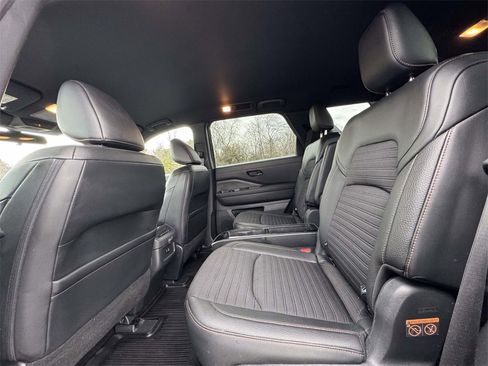 Used 2023 Nissan Pathfinder Rock Creek image 14