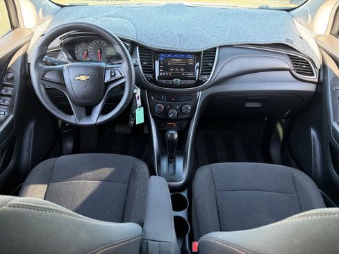 Certified 2022 Chevrolet Trax LS AWD/4WD image 16