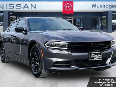 Used 2022 Dodge Charger SXT image 1