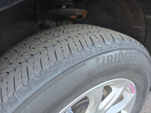 Used 2021 Chevrolet Equinox LS w/ LS Convenience Package image 29