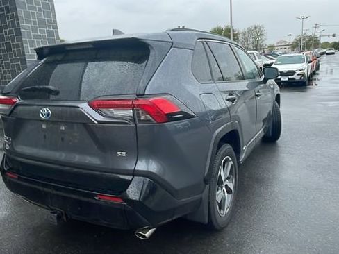 Used 2021 Toyota RAV4 SE w/ Weather & Moonroof Package AWD/4WD image 8