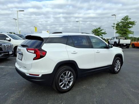 Used 2022 GMC Terrain SLT AWD/4WD image 6