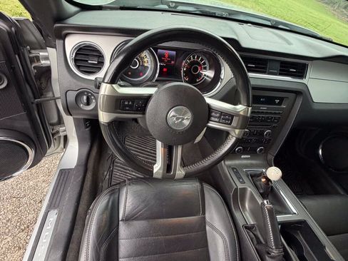 Used 2013 Ford Mustang Premium RWD image 26