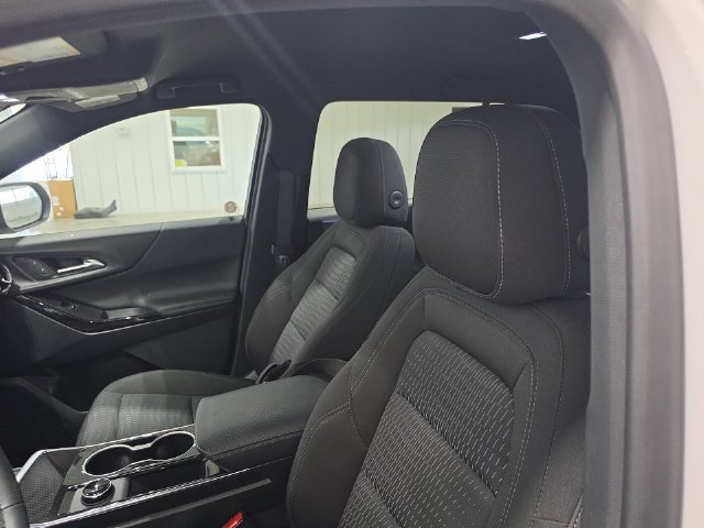 Used 2026 Chevrolet Equinox LT AWD/4WD image 17