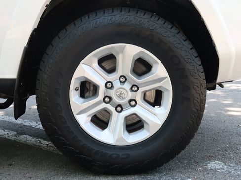 Used 2014 Toyota 4Runner SR5 RWD image 7