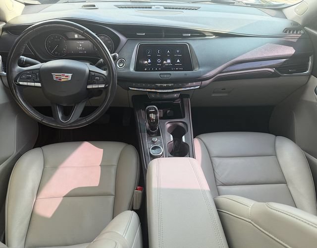 Used 2021 Cadillac XT4 Premium Luxury w/ Cold Weather Package AWD/4WD image 10