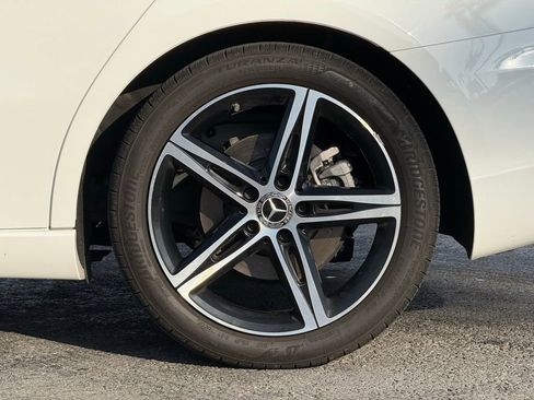 Used 2022 Mercedes-Benz A 220 image 3