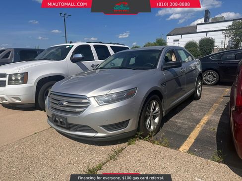 Used 2015 Ford Taurus SE FWD image 1