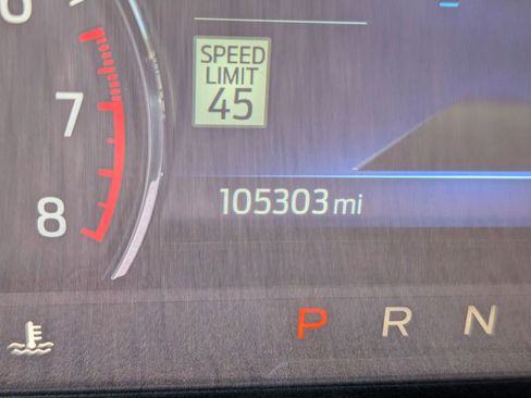 Used 2023 Ford Explorer Limited AWD/4WD image 17