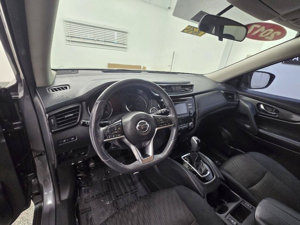 Used 2017 Nissan Rogue SV FWD image 10