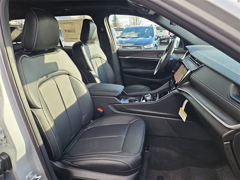 New 2026 Jeep Grand Cherokee Limited image 28