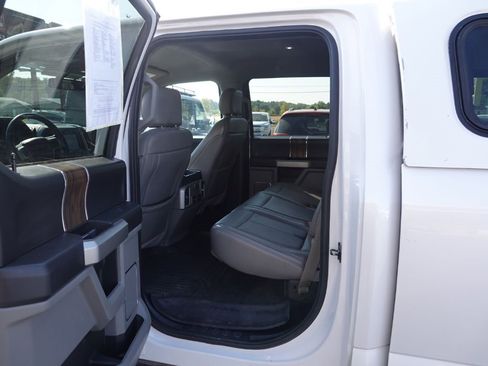 Used 2018 Ford F150 Lariat image 8