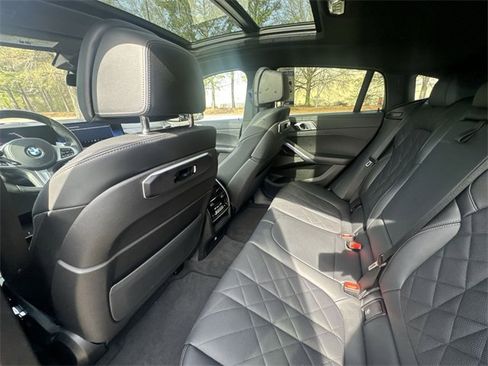 Used 2025 BMW X6 xDrive40i image 24