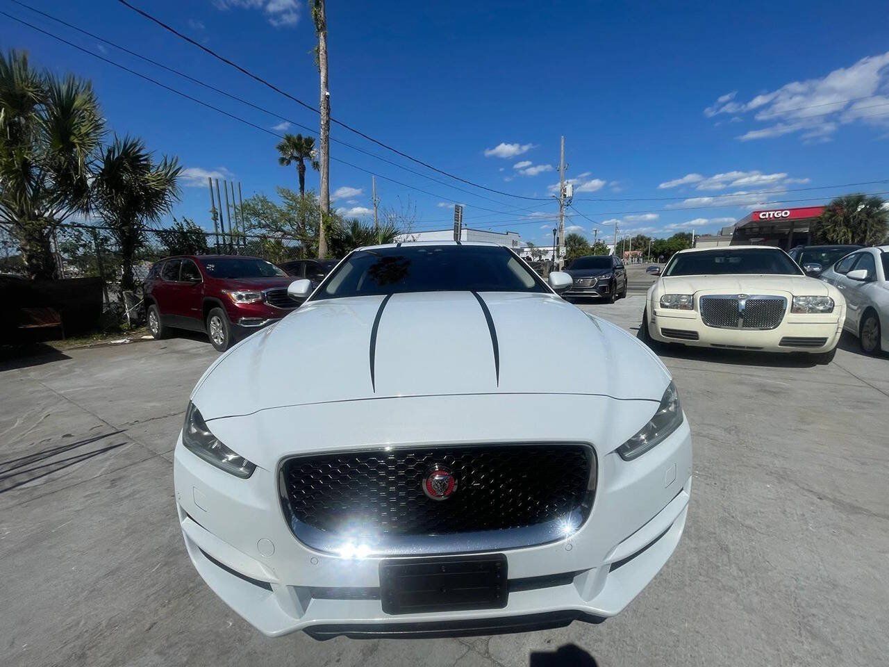 Used 2017 Jaguar XE Prestige RWD image 1