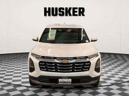 Certified 2025 Chevrolet Equinox LT FWD image 3