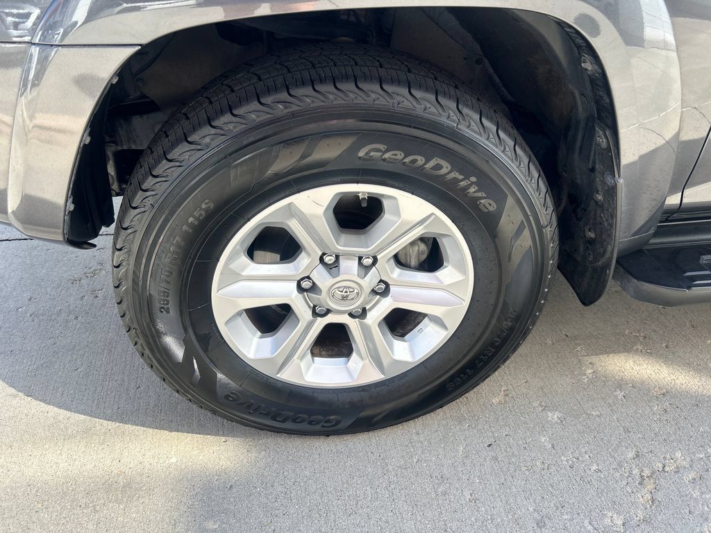 Certified 2020 Toyota 4Runner SR5 Premium AWD/4WD image 16