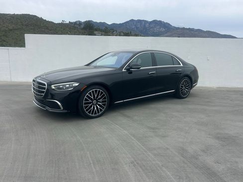 Used 2022 Mercedes-Benz S 580 4MATIC Sedan image 1