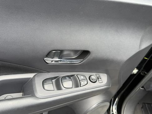 Used 2023 Nissan Kicks SV w/ Interior Electronics Package FWD image 29