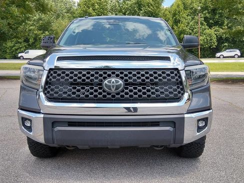 Used 2018 Toyota Tundra SR5 w/ TRD Off Road Package AWD/4WD image 9