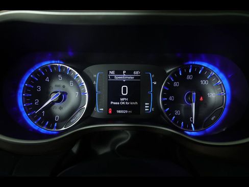 Used 2017 Chrysler Pacifica LX image 17