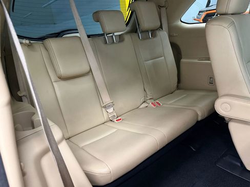 Used 2017 Toyota Highlander XLE image 24