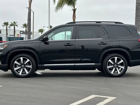 Used 2025 Honda Pilot Touring image 7