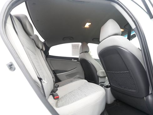 Used 2015 Hyundai Accent GLS FWD image 17
