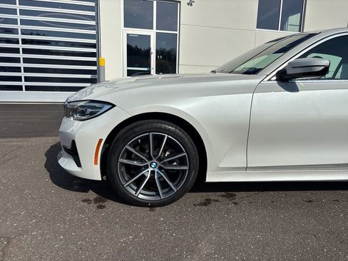 Used 2020 BMW 330i xDrive Sedan w/ Convenience Package AWD/4WD image 3