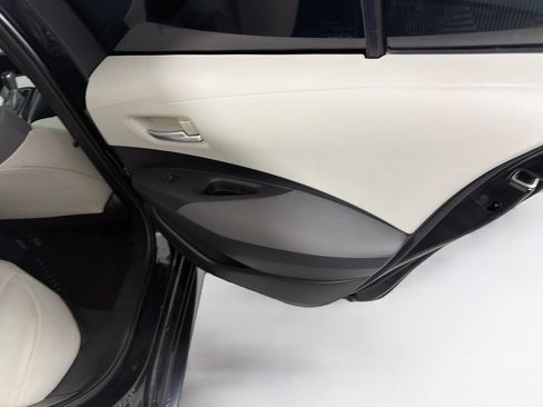 Used 2021 Toyota Corolla L FWD image 28